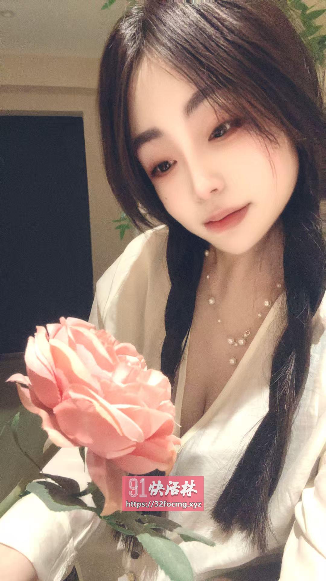 河东美女甜甜