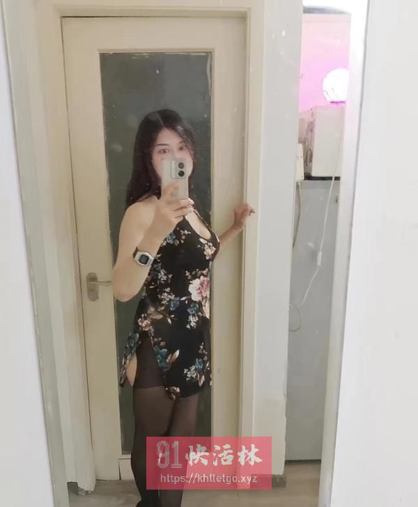 服务系熟女老师小爱