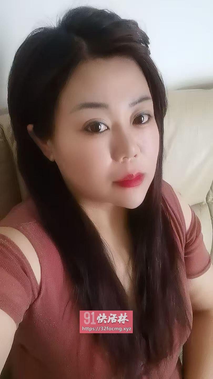 丰乳肥臀风骚姐姐