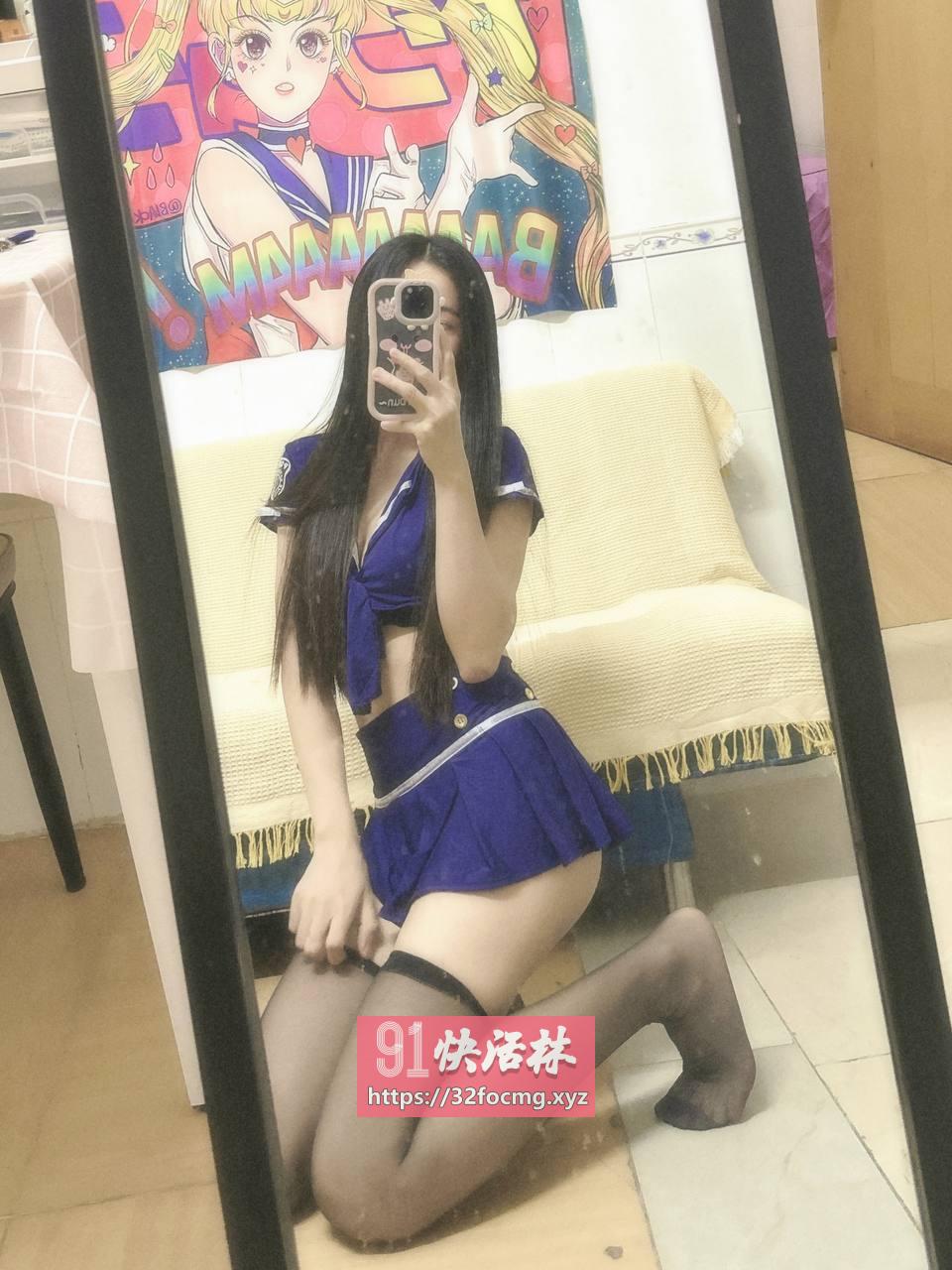 情趣制服小辣妹