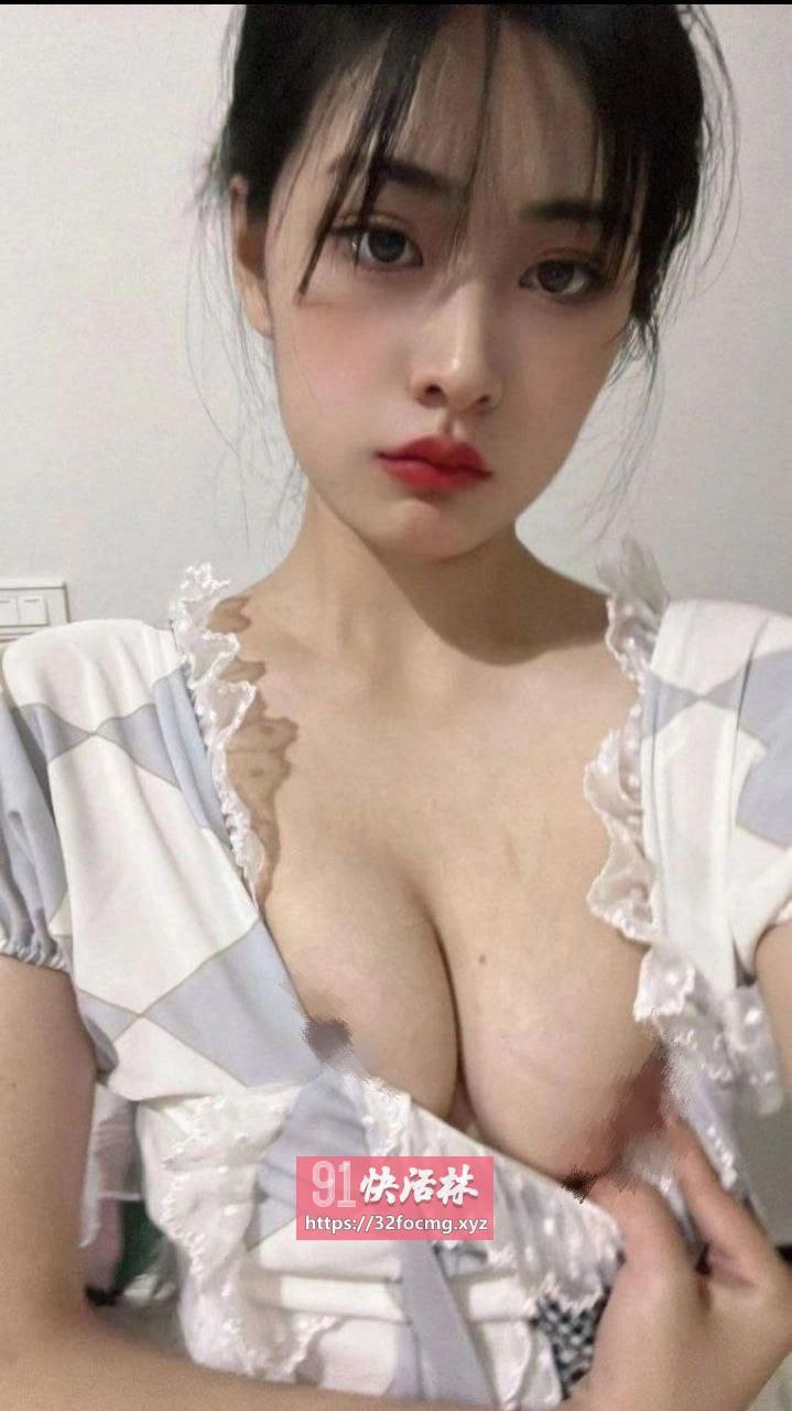嫩逼水妹沦为炮架