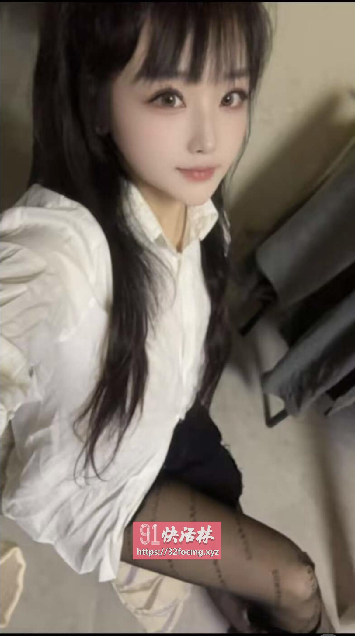 龙首附近年轻妹子