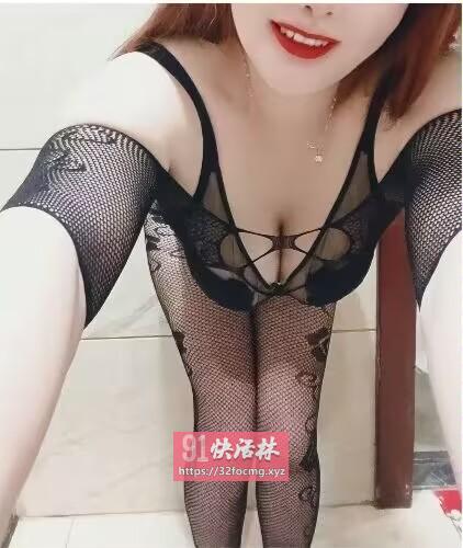 丰乳肥臀骚姐姐