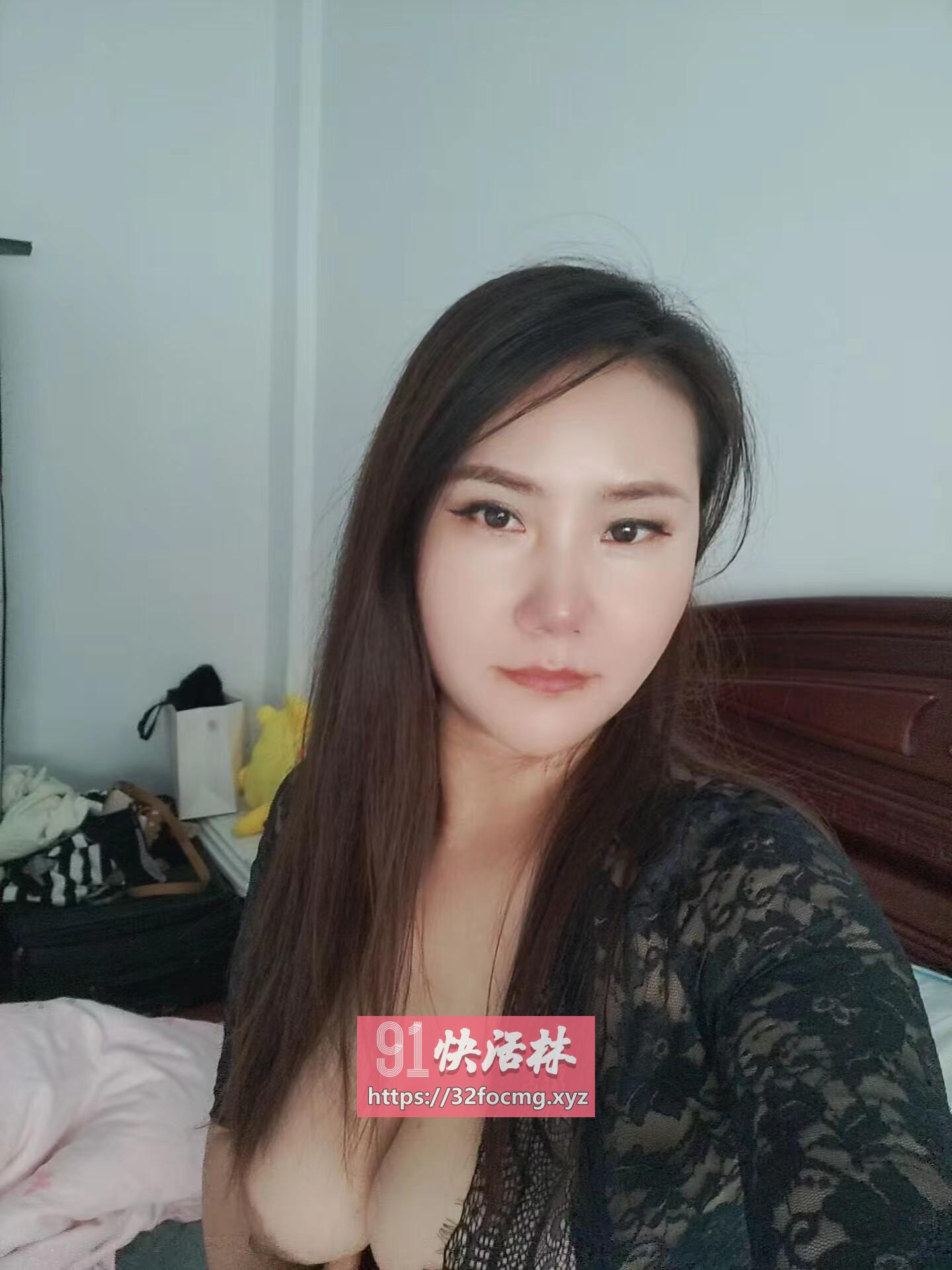 大奶美少妇