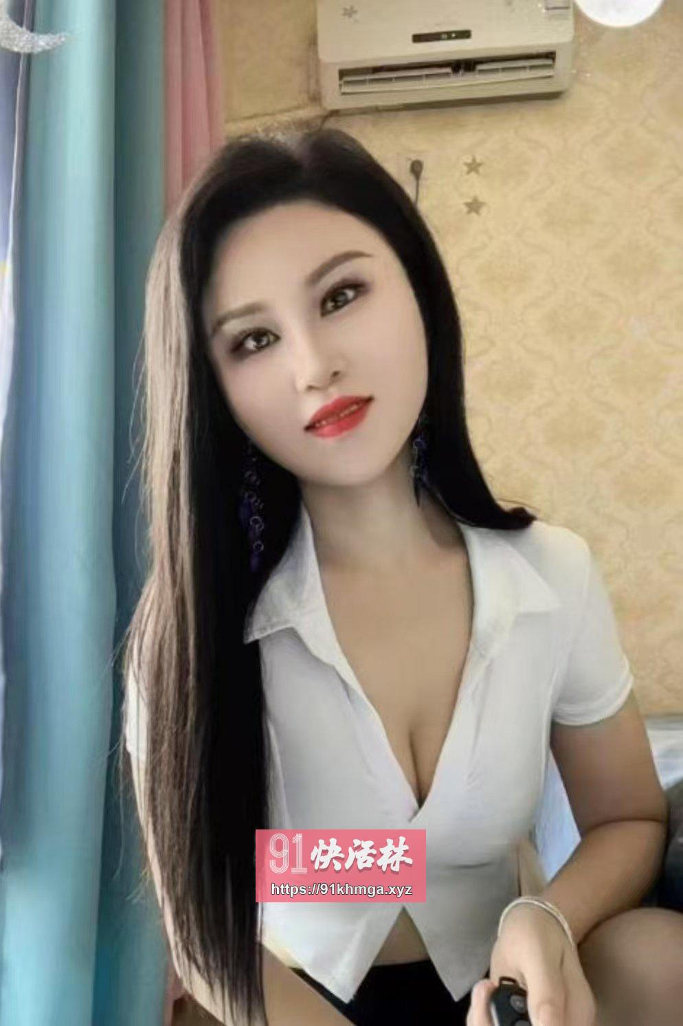 荡妇兼职小骚货