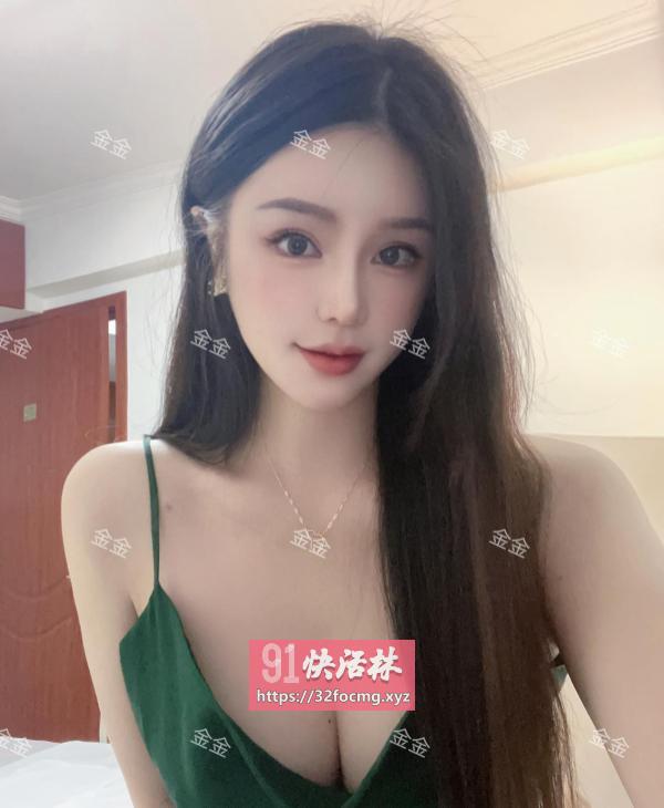 小店气质美少妇