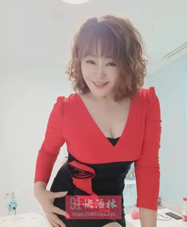 胸大肤白熟女一枚