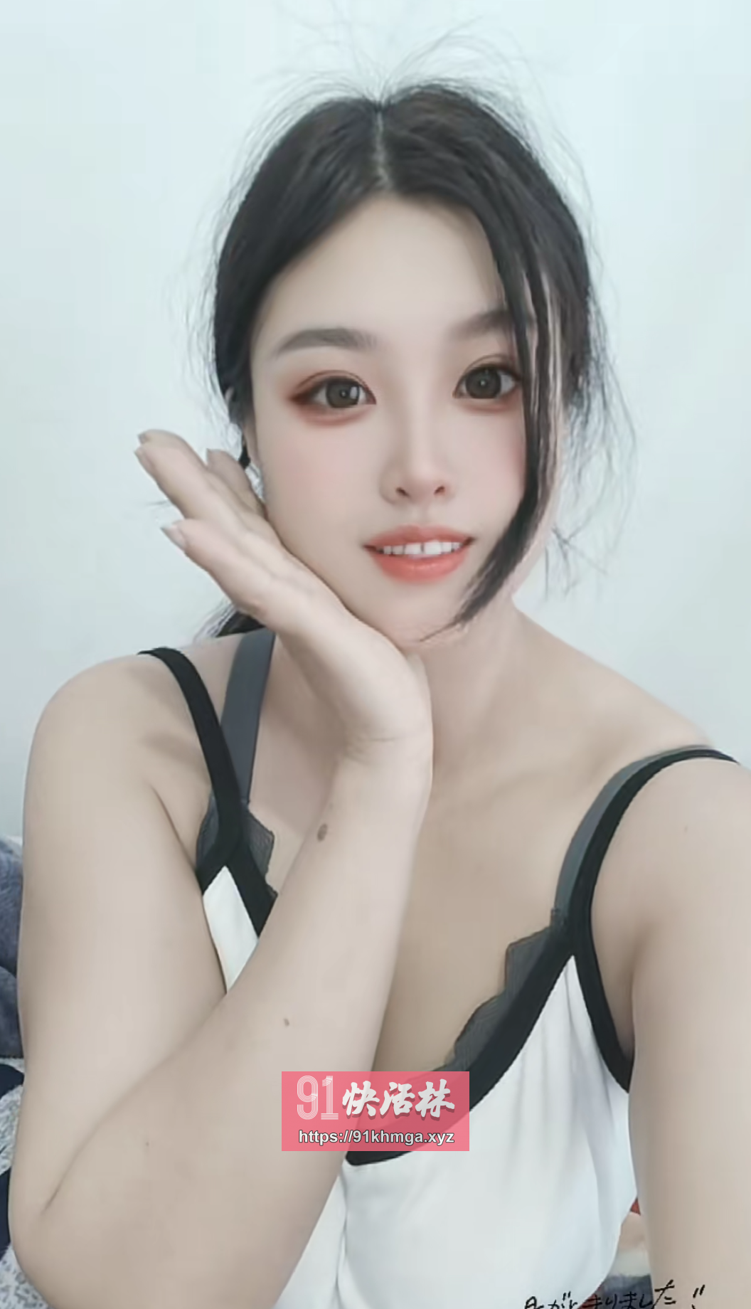 嫩妹细腰翘臀颜值高