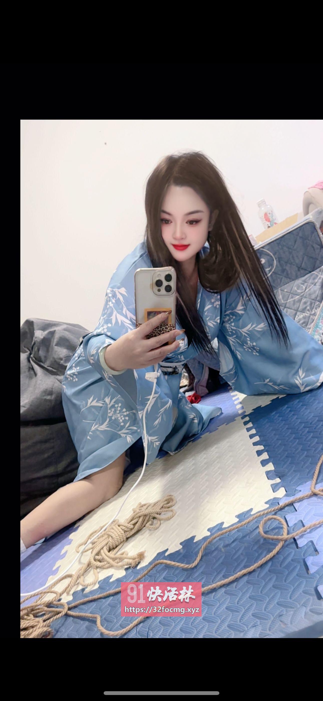 妹子尺度特别大，热情奔放，特别是深喉，操的呕吐特别爽