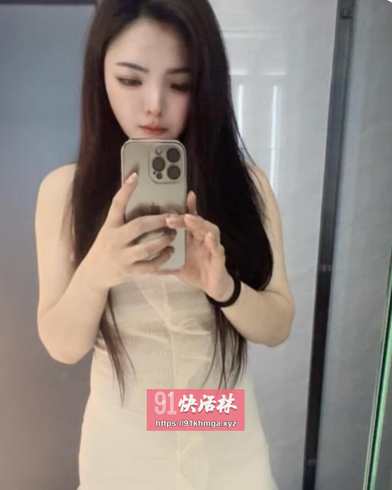 闷骚兼职小妹听话