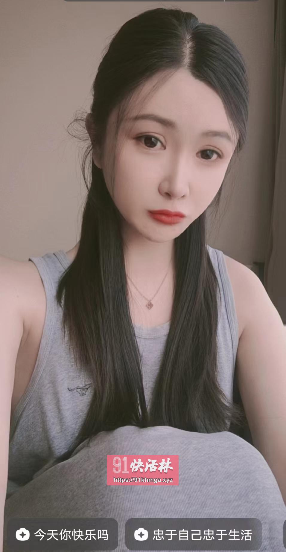 龙华骨子里很骚的妹子