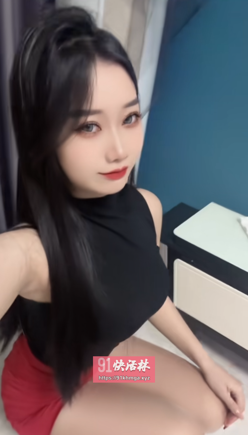 下面粉嫩骚穴兮兮