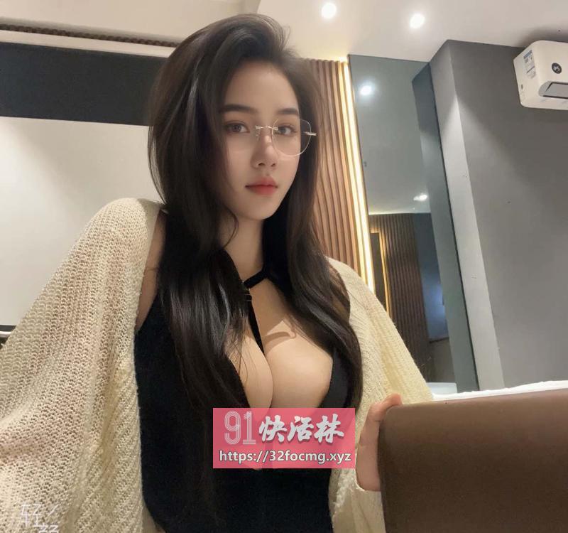 风骚巨乳少妇