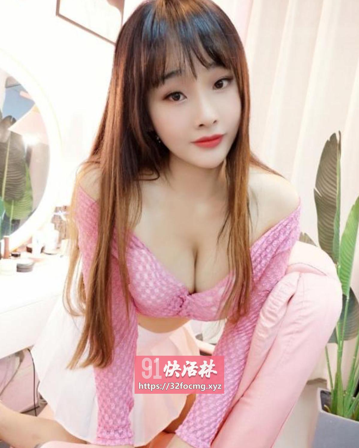 丰满性感美臀颜值老师