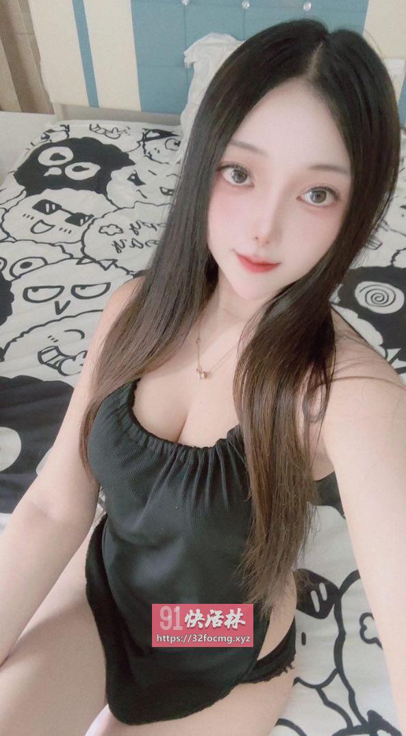 丰满翘臀大胸妹