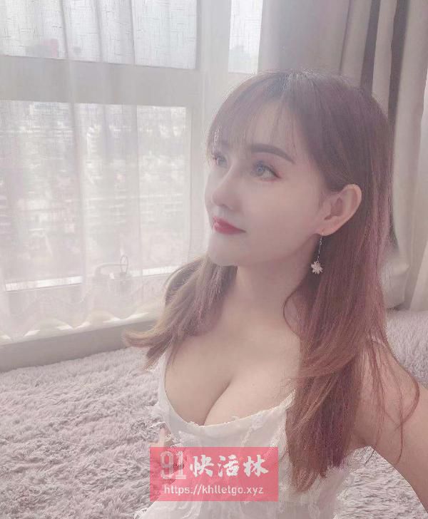 维族美女身材不错