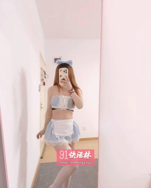 制服诱惑嫩妹