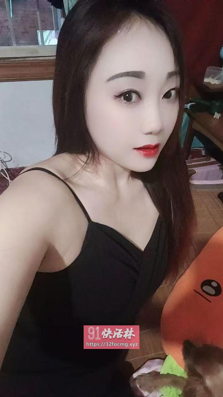 金水翘臀大奶小少妇