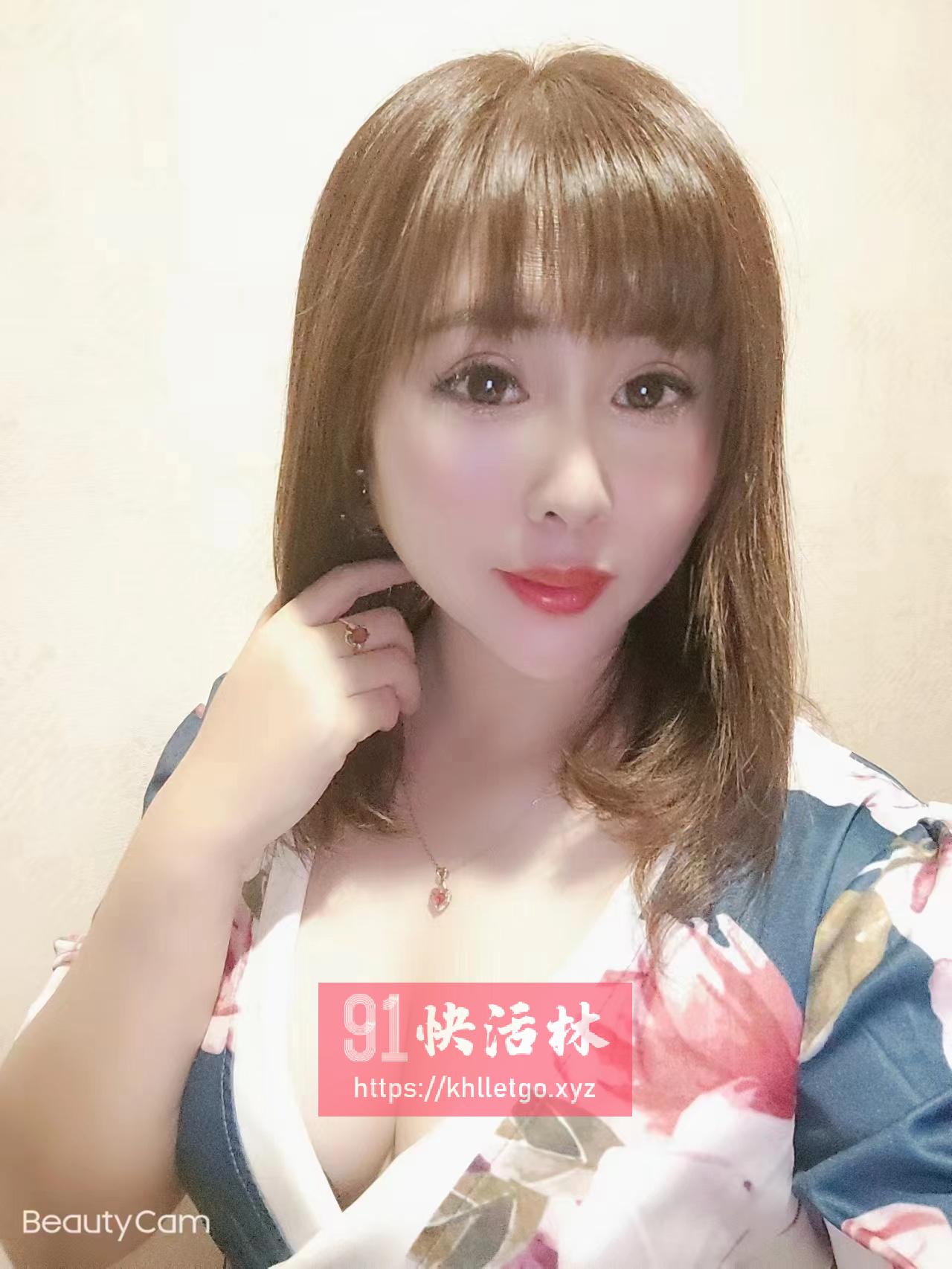 风骚的小少妇。