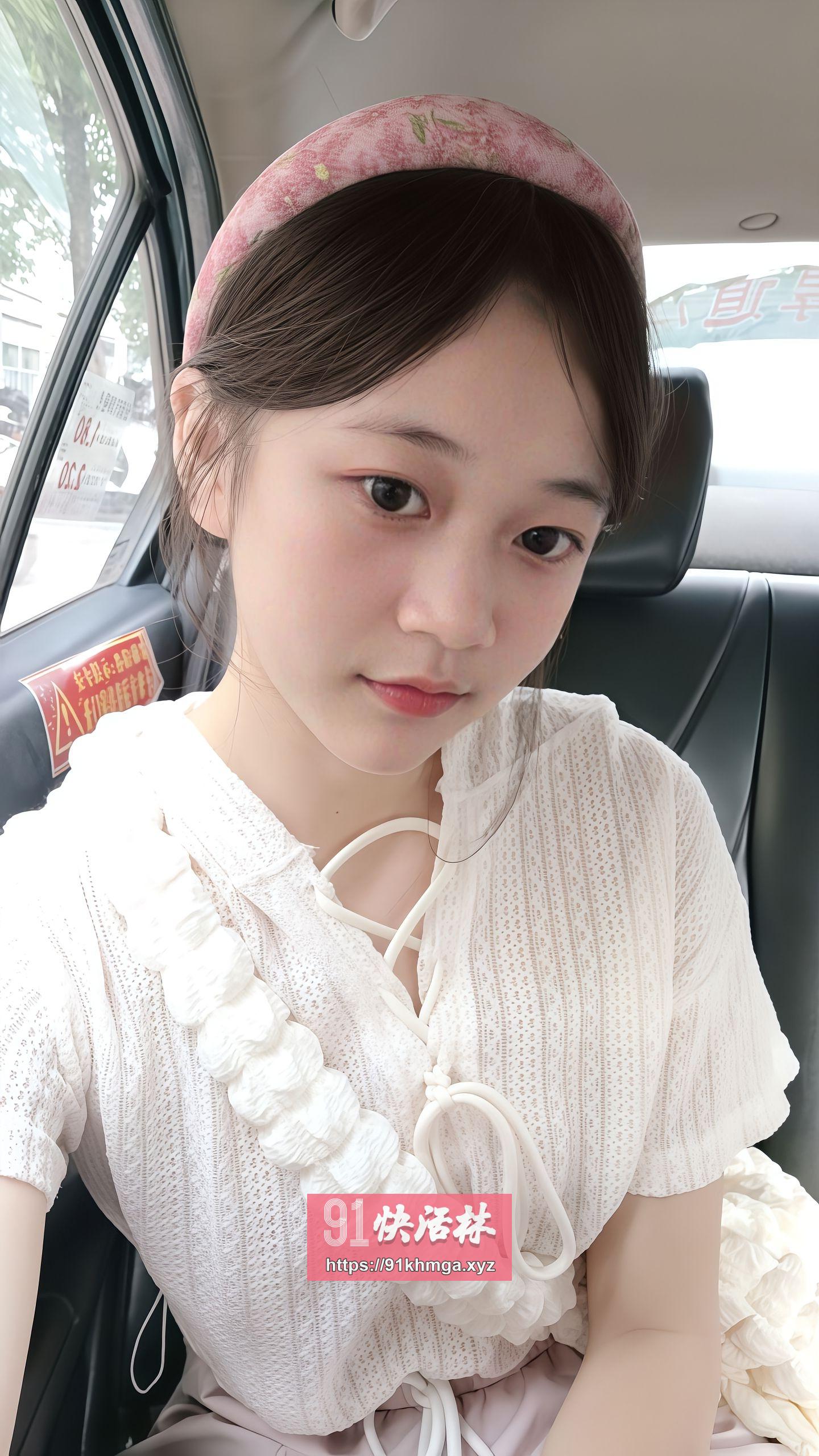 一线天的小妹妹