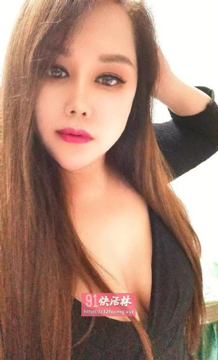 E奶菲菲乳交很舒服