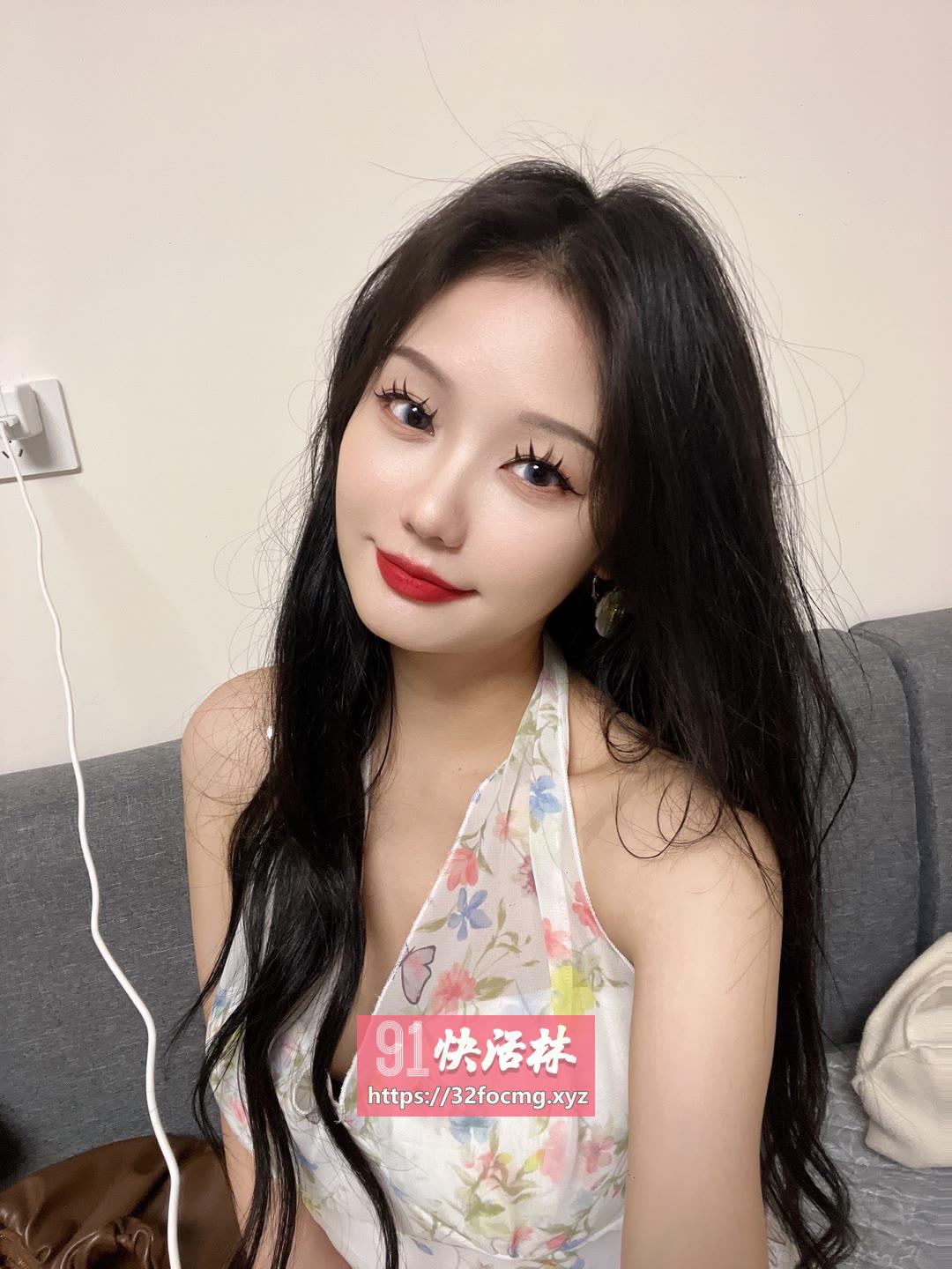 南开性感小骚货姿势随便摆弄