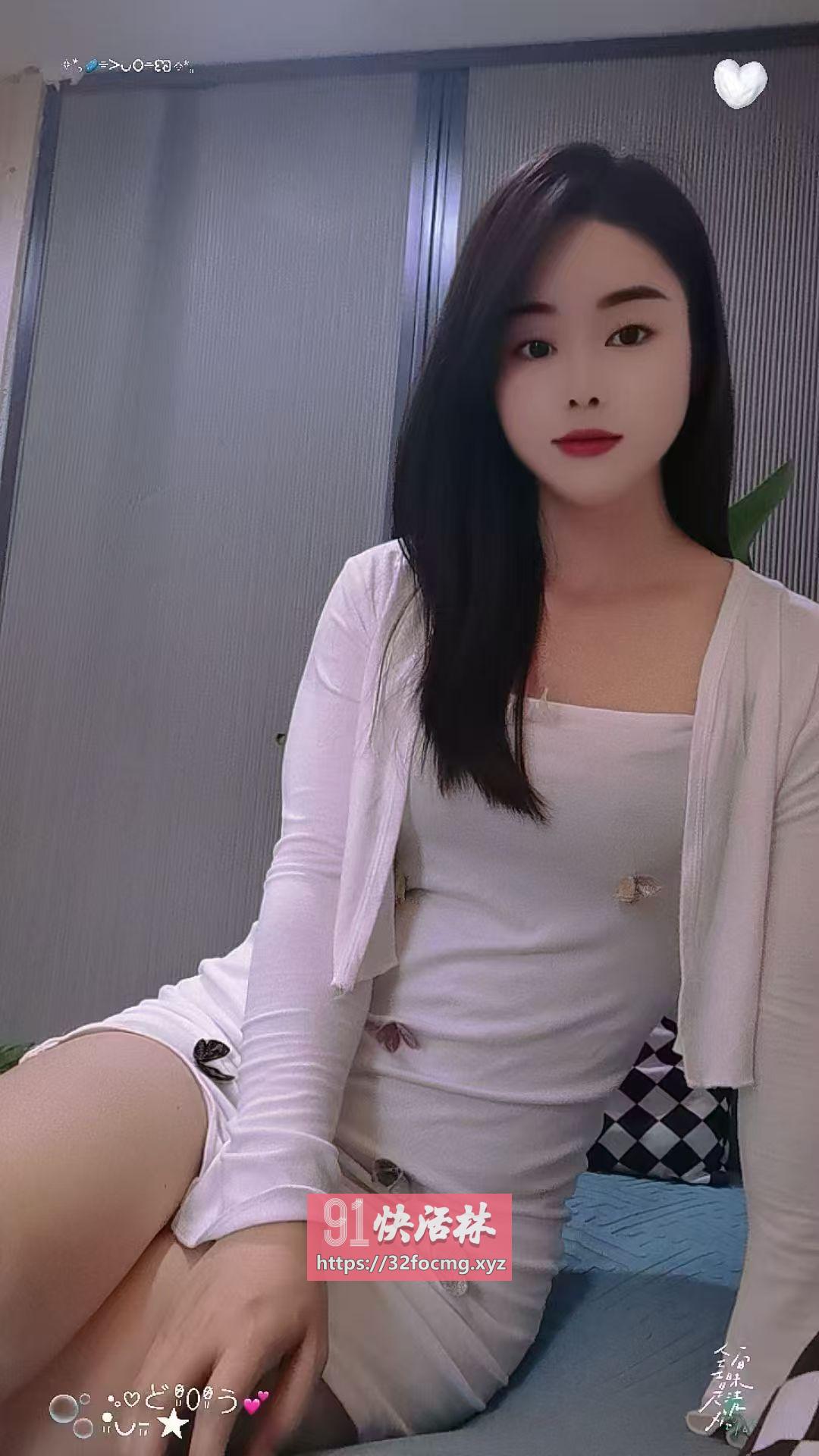 年轻可爱小妞妞