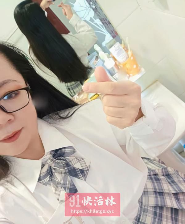 穿萝莉裙的少妇