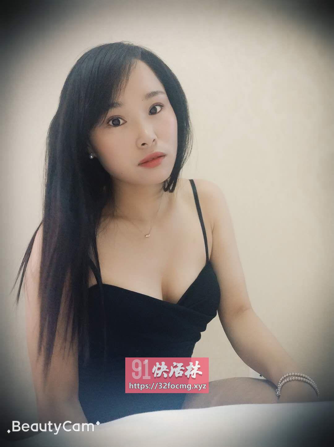 服务不错的大胸妹子