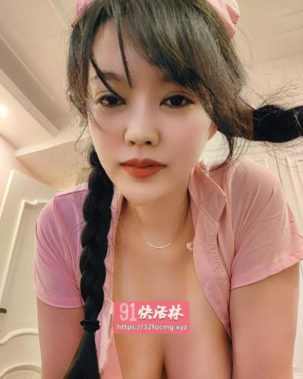 丰满多汁小淫妇