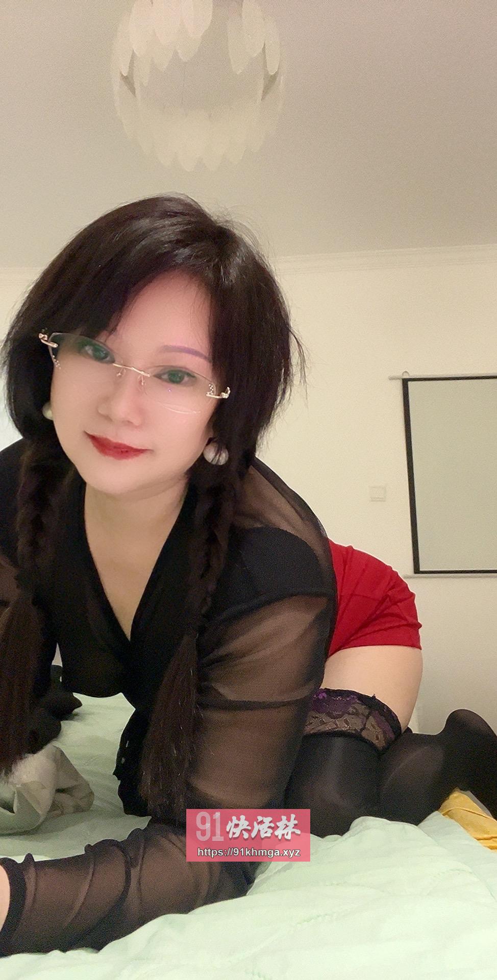 角色扮演大臀少妇