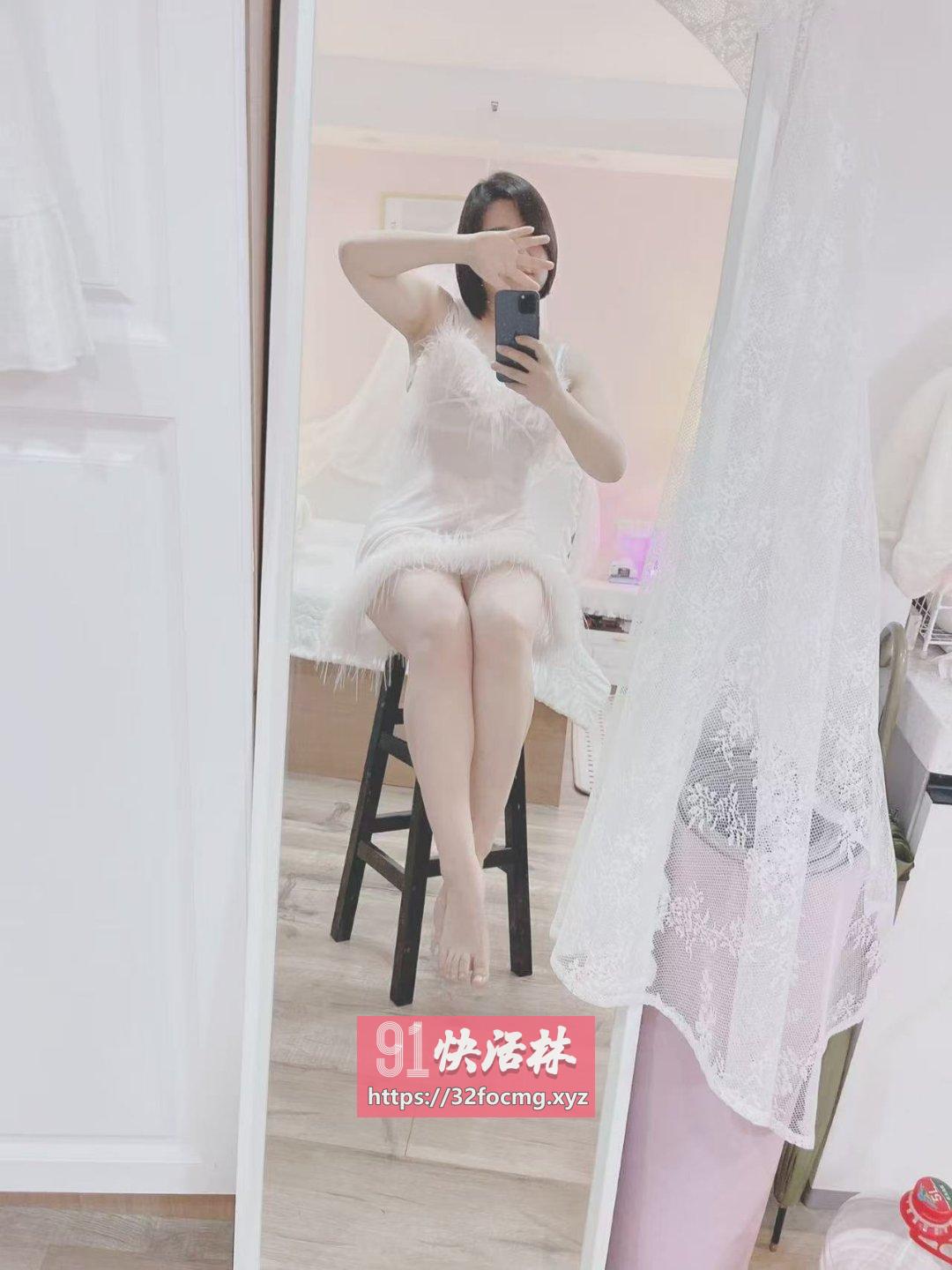 真实极品大胸美女服务好