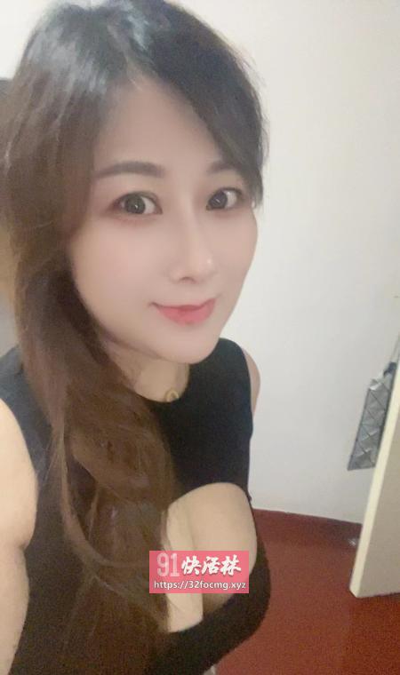 服务控大胸少妇