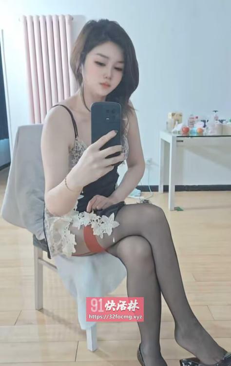 刚下海嫩妹活好长腿