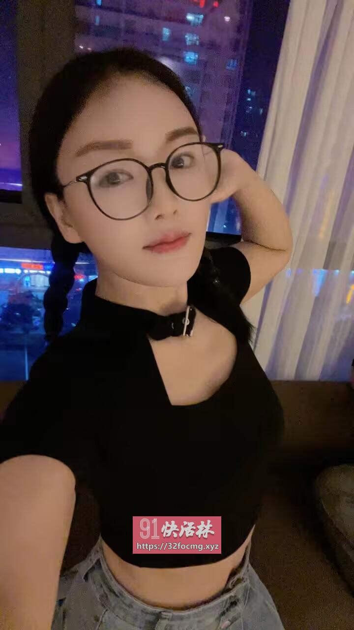 制服妹妹身材好