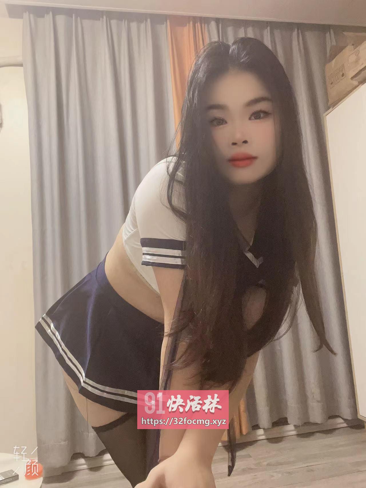 布吉长龙刚来的小美女