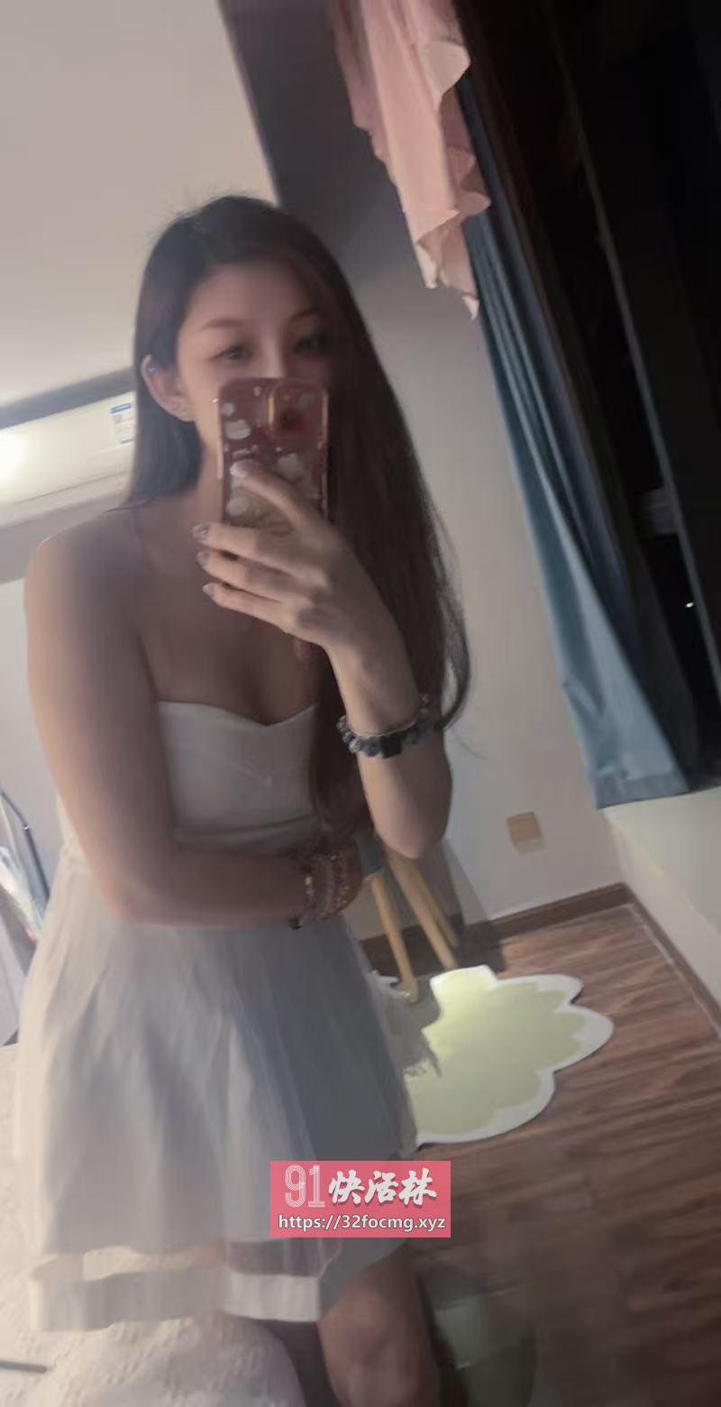 性感白嫩小仙女