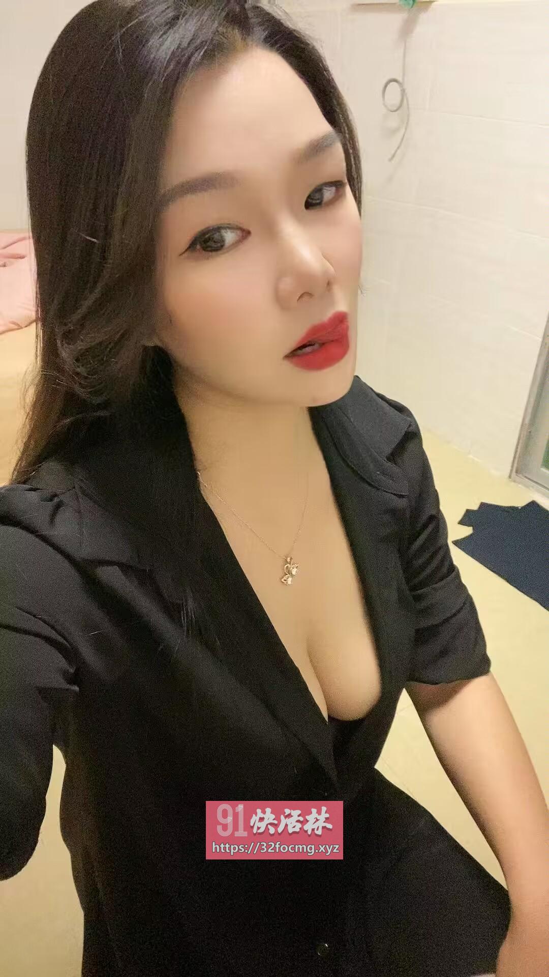 颜值服务型美女