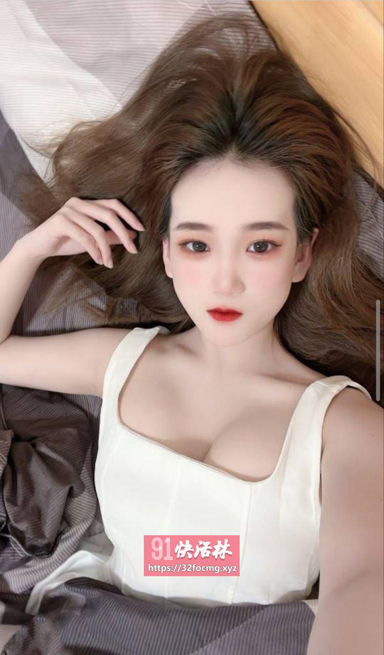 极品白虎骚穴流水超多