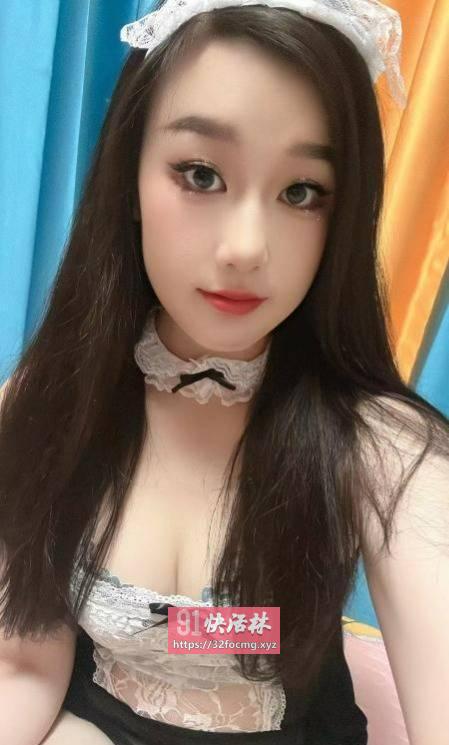 巨乳兼职小姐姐