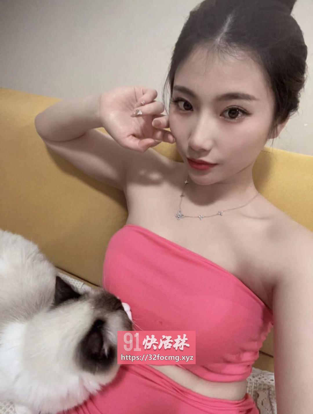 紧致嫩逼一线天