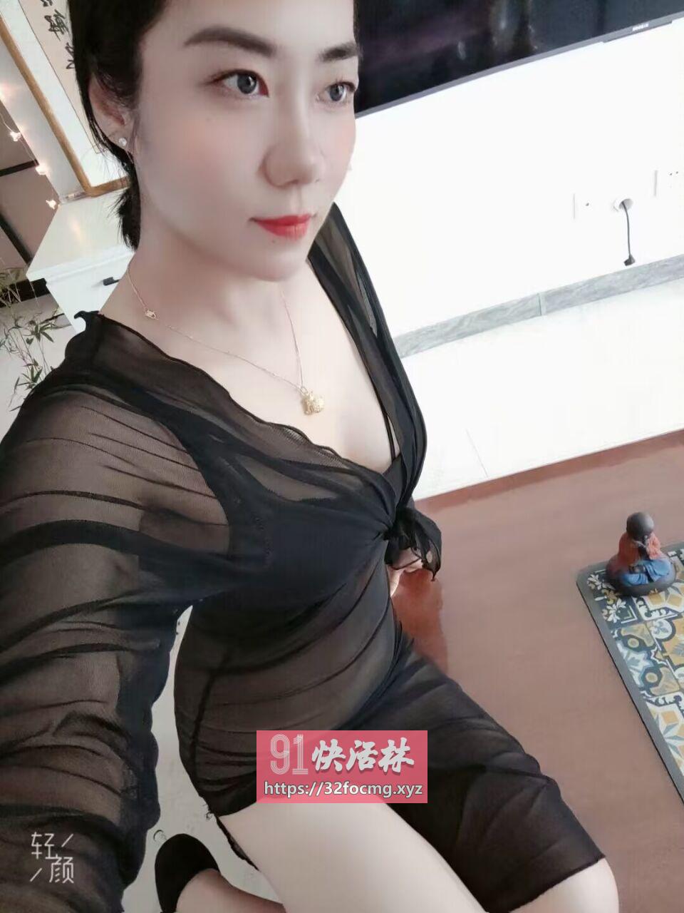 身材苗条的风骚少妇