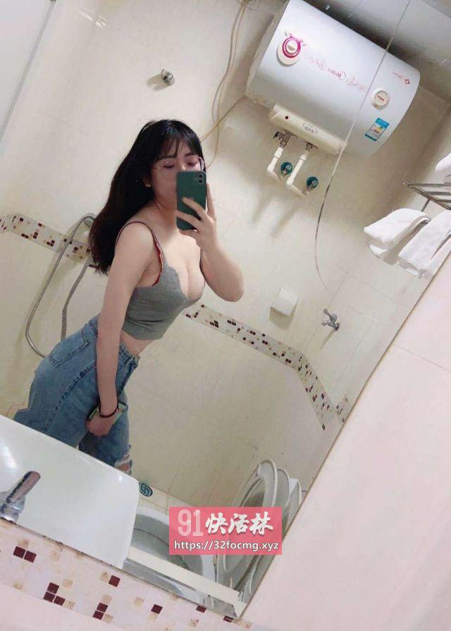 一个年轻的小可爱