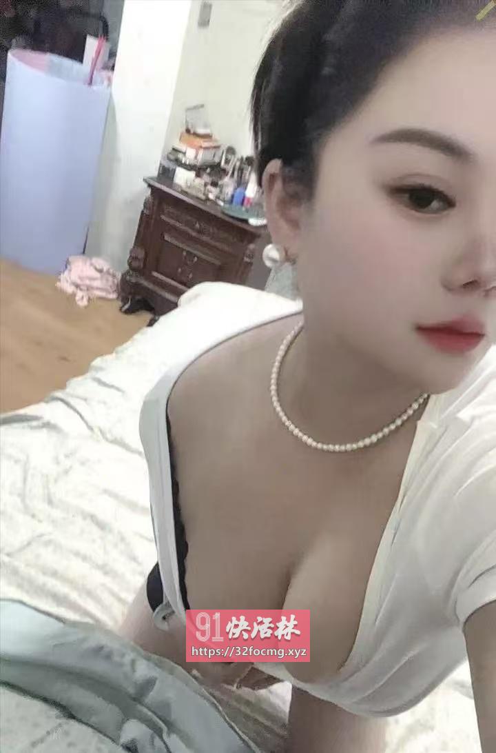马群霸道深喉骚少妇