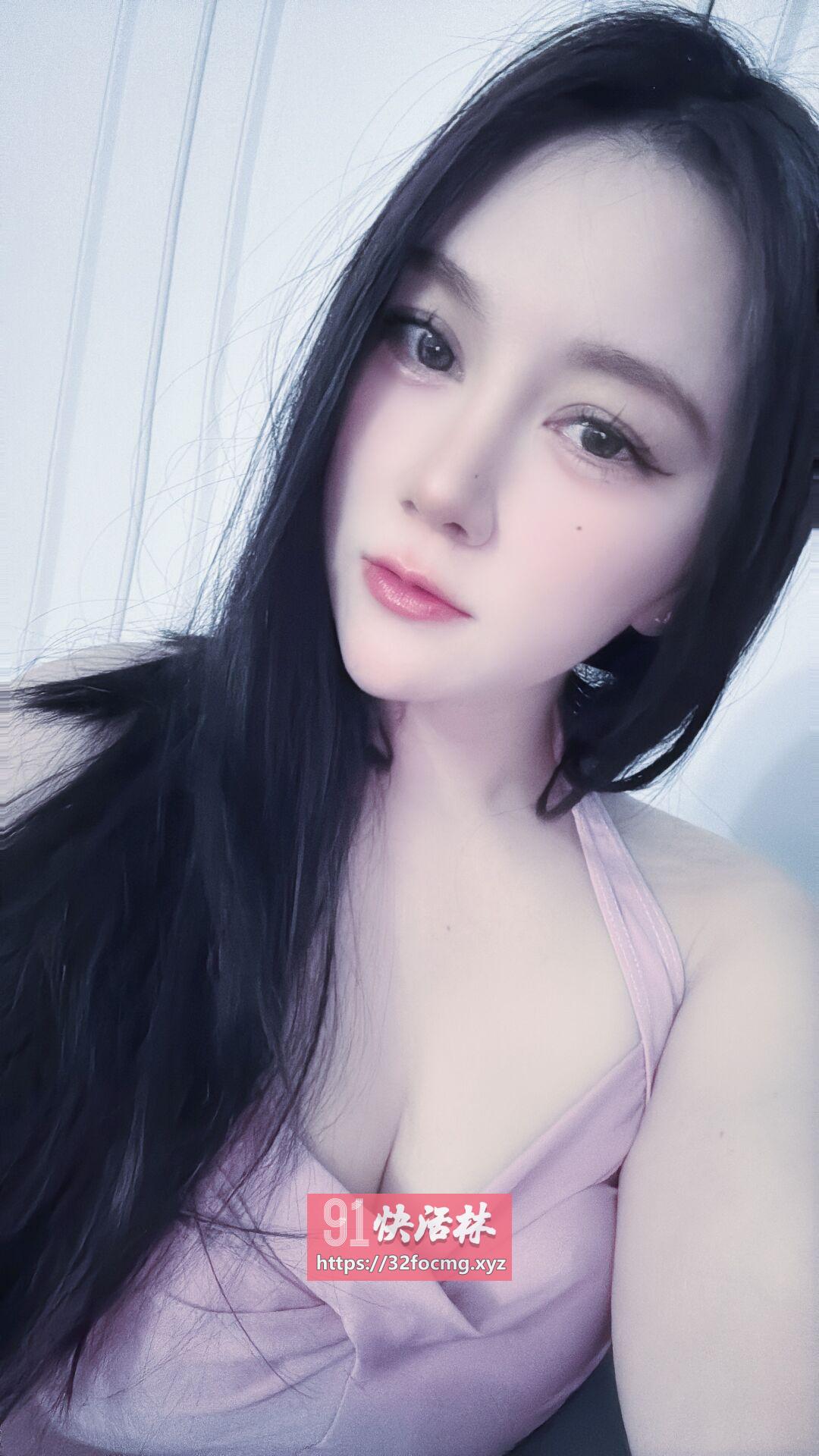 大奶潮喷骚货御姐