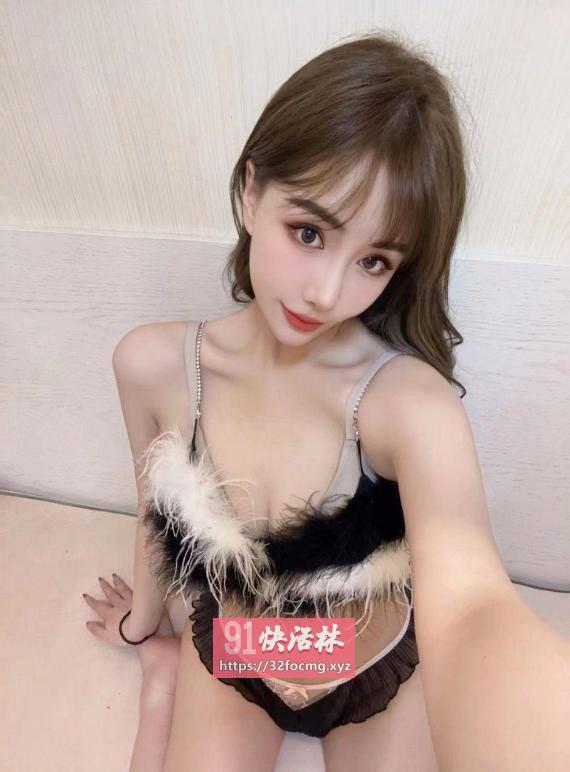 极品长腿大胸妹