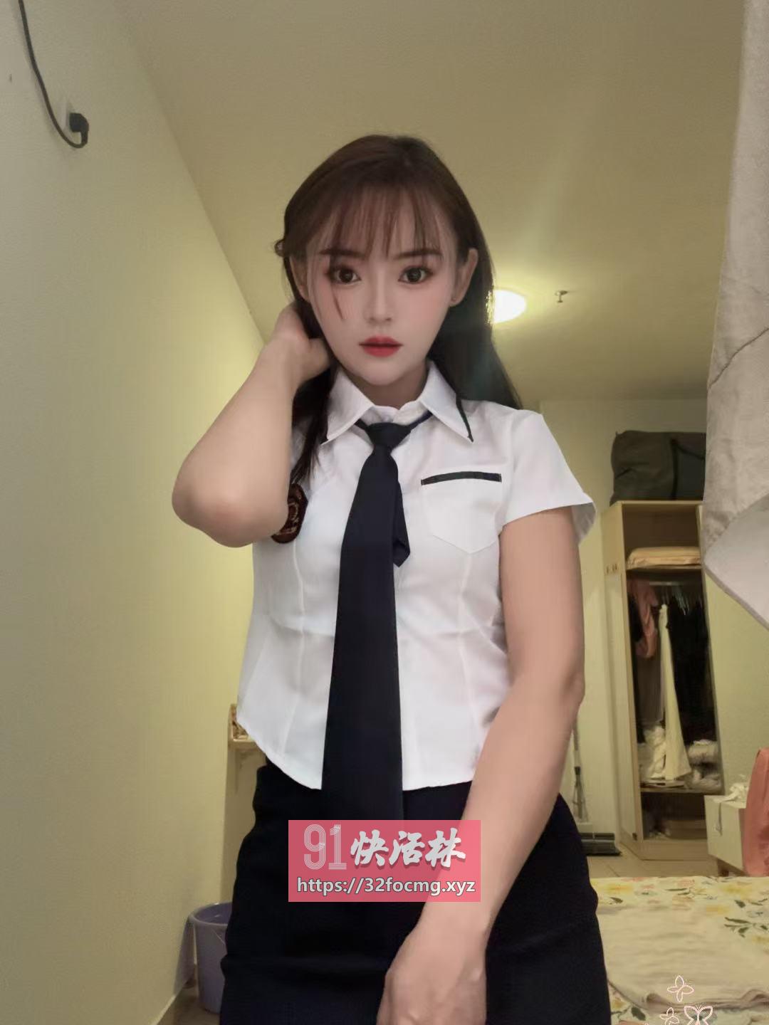 白云嫩妹婷婷