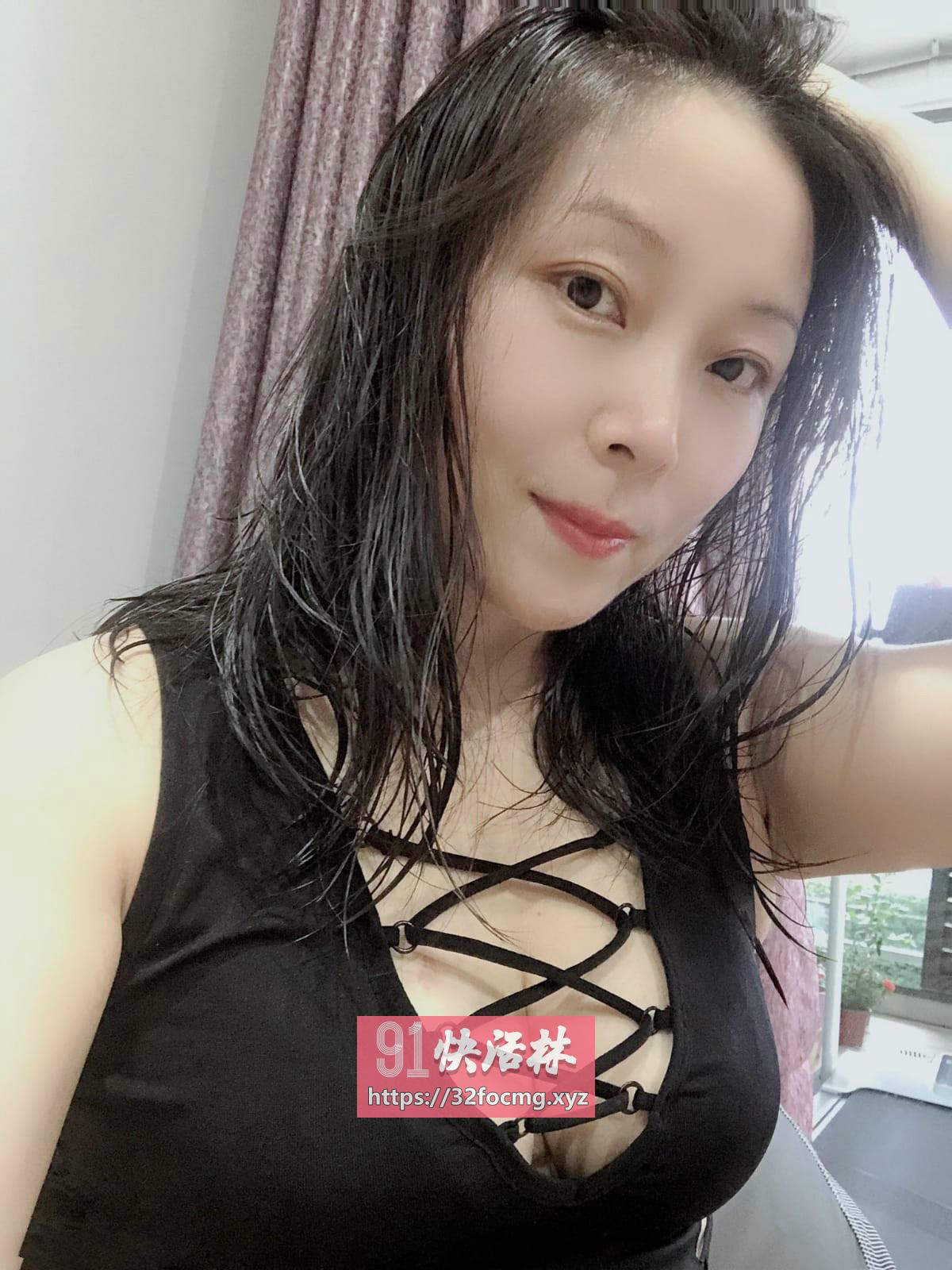 吴兴制服诱惑服务型少妇