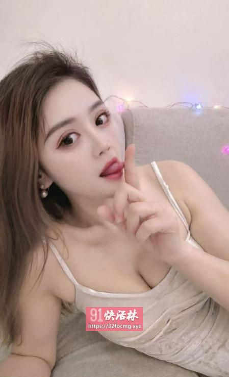 兼职骚货小姐姐