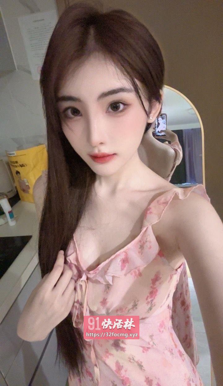 秦淮甜美嫩妹